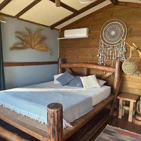 Honey Hill Forest Cabins By The Sea Bed & Breakfast *
