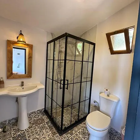 Honey Hill Forest Cabins By The Sea Bed & Breakfast